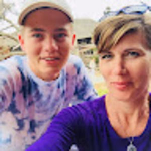 Meet your Posher, Adina